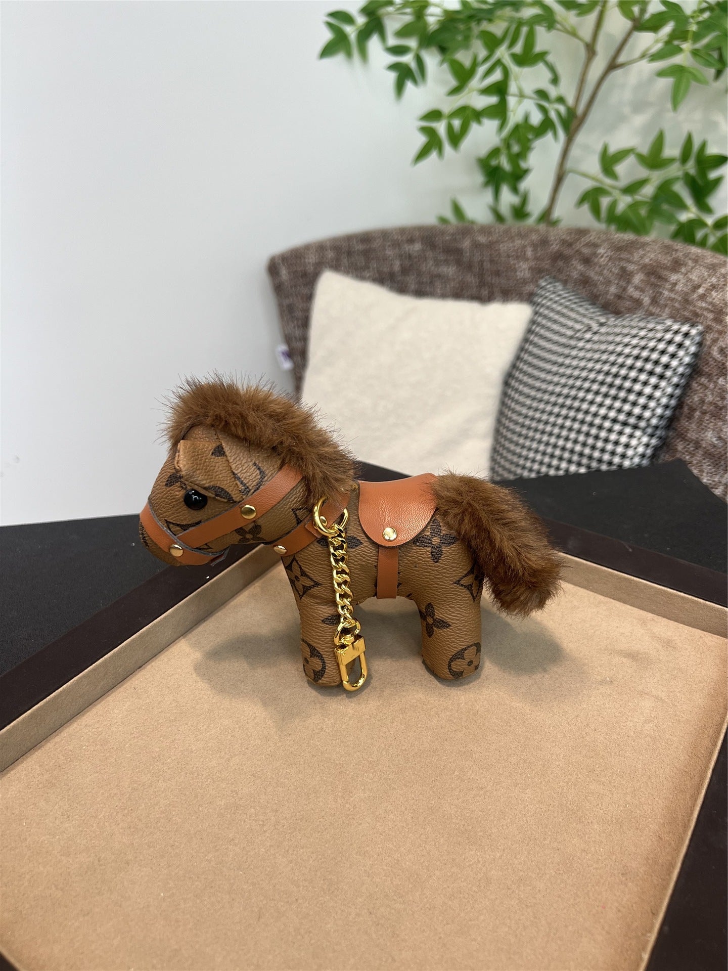 Luxury Horse Charm Keychain – Stylish Bag Pendant Accessory