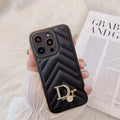 Modne etui na iPhone'a z poduszką powietrzną