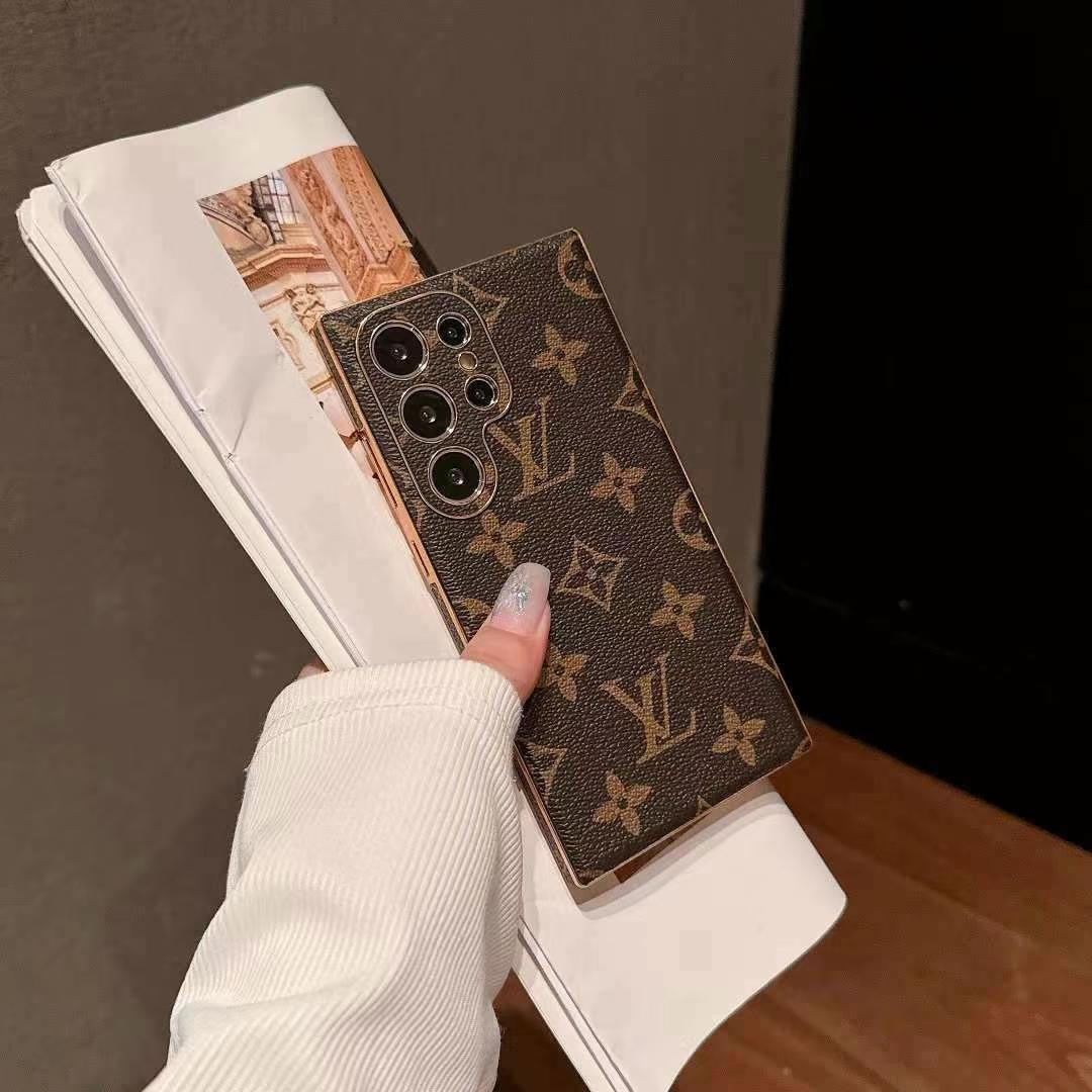HNĚDÉ BAREVNÉ POUZDRO NA TELEFON PRO SAMSUNG GALAXY